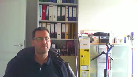 Snapshot of macfly67 chatting on 10-17-25, 01:35 macfly67 online show from 10-17-25, 01:35