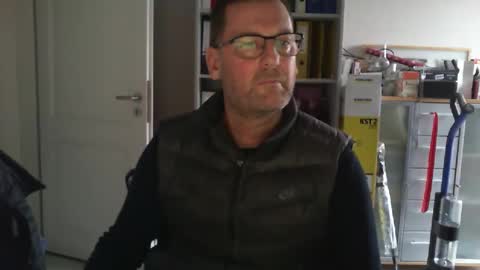 Snapshot of macfly67 chatting on 01-19-26, 01:59 macfly67 online show from 01-19-26, 01:59