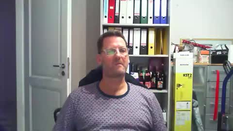 Snapshot of macfly67 chatting on 02-03-26, 06:46 macfly67 online show from 02-03-26, 06:46