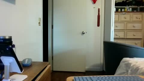 Snapshot of mackdocc001 chatting on 06-17-26, 05:14 mackdocc001 online show from 06-17-26, 05:14