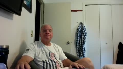 Snapshot of mackdocc001 chatting on 07-22-26, 04:32 mackdocc001 online show from 07-22-26, 04:32