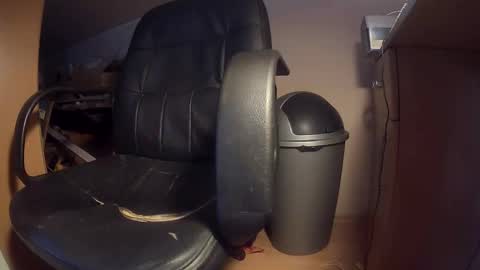 Snapshot of mackenss20 chatting on 11-11-25, 11:21 Makan online show from 11-11-25, 11:21