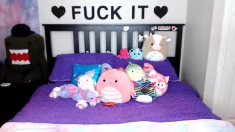 Mackenzie Wolfe online show from 11-05-25, 04:45