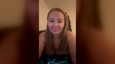 Snapshot of madaluna2020 chatting on 02-27-26, 09:04 Madaluna online show from 02-27-26, 09:04