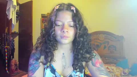 Snapshot of madam_sativa chatting on 12-06-24, 03:33 di online show from 12-06-24, 03:33
