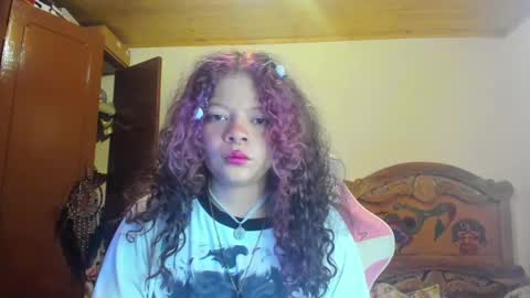Snapshot of madam_sativa chatting on 01-27-25, 07:13 di online show from 01-27-25, 07:13