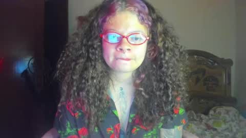 Snapshot of madam_sativa chatting on 02-05-25, 04:58 di online show from 02-05-25, 04:58