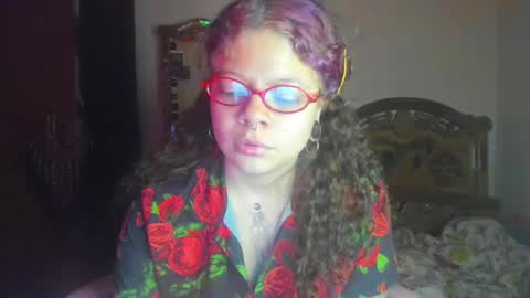 Snapshot of madam_sativa chatting on 02-05-25, 08:25 di online show from 02-05-25, 08:25