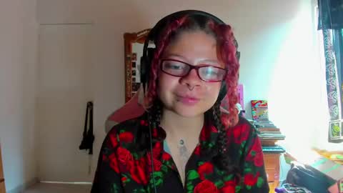 Snapshot of madam_sativa chatting on 03-05-25, 03:29 di online show from 03-05-25, 03:29