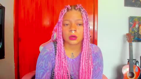 Snapshot of madam_sativa chatting on 09-16-25, 06:42 di online show from 09-16-25, 06:42
