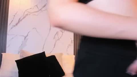 Snapshot of madame_lilith chatting on 05-09-26, 12:21 madame lilith online show from 05-09-26, 12:21
