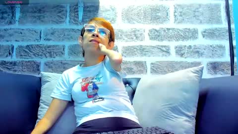 Snapshot of madame_mature1 chatting on 05-11-26, 12:11 Madame online show from 05-11-26, 12:11