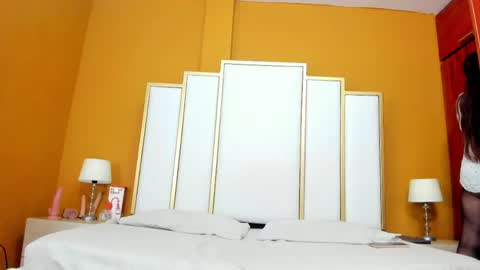 Snapshot of madameheels_ chatting on 06-02-26, 12:29 Madame Carla online show from 06-02-26, 12:29