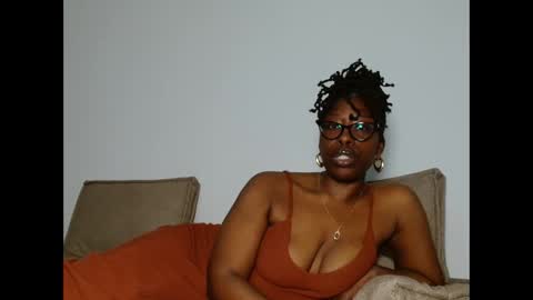 YourMadamIndigo online show from 02-08-26, 07:28