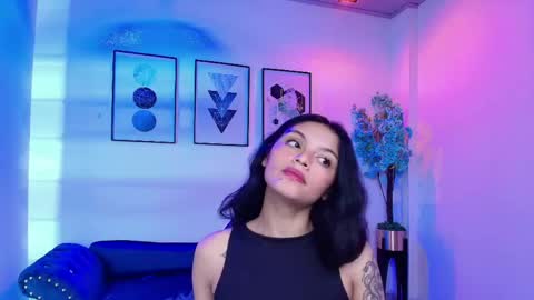 maddie_t18 online show from 04-16-26, 09:39