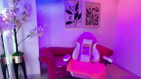 Snapshot of maddie_t18 chatting on 06-01-26, 11:45 maddie_t18 online show from 06-01-26, 11:45