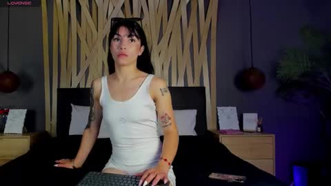 Snapshot of maddison_foxxx chatting on 02-17-26, 01:40 Madisson online show from 02-17-26, 01:40