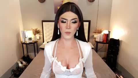 Snapshot of maddisonwil chatting on 09-24-25, 12:03 M A D D Y online show from 09-24-25, 12:03