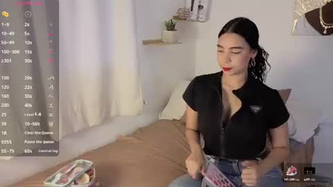 Maddy   online show from 06-15-26, 08:33