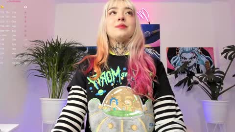 maddy_uwu online show from 01-14-25, 05:30