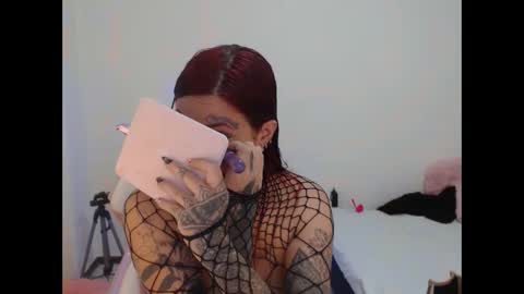 maddy_vicius19 online show from 10-05-25, 09:24