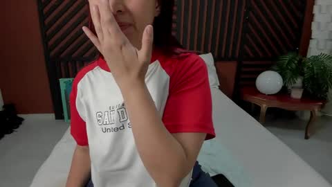 Madelaine  online show from 04-12-26, 02:22