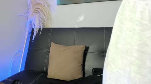 Madelaine  online show from 05-01-26, 10:20