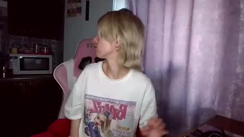 Snapshot of madelaines chatting on 07-15-26, 05:12 madelaines online show from 07-15-26, 05:12