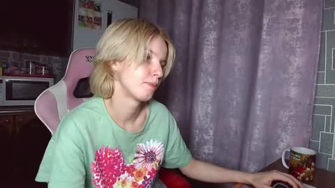 Snapshot of madelaines chatting on 07-15-26, 07:08 madelaines online show from 07-15-26, 07:08