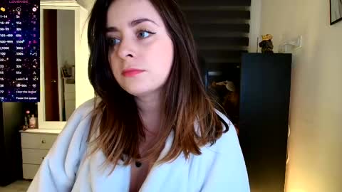 Snapshot of madelamee chatting on 06-01-26, 12:12 madelamee online show from 06-01-26, 12:12