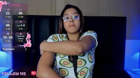 Snapshot of madelayn_torres chatting on 01-15-26, 12:21 madelayn_torres online show from 01-15-26, 12:21