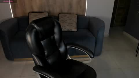 Snapshot of madelinefox_ chatting on 02-17-25, 08:30 Madeline online show from 02-17-25, 08:30