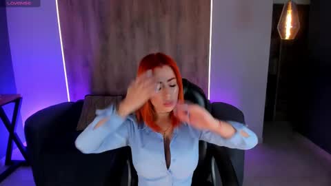 Snapshot of madelinefox_ chatting on 02-19-25, 08:01 Madeline online show from 02-19-25, 08:01