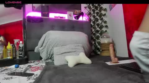 Snapshot of madelyn777 chatting on 02-12-25, 11:18 Madelyn. online show from 02-12-25, 11:18