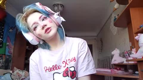 Snapshot of madgezari chatting on 02-12-26, 06:08 Alice Kaneki online show from 02-12-26, 06:08