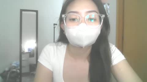 Snapshot of madi_perez chatting on 04-03-26, 11:30 Madi online show from 04-03-26, 11:30