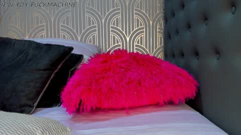 Snapshot of madison_milan chatting on 12-10-24, 04:02 online show from 12-10-24, 04:02