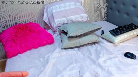 Snapshot of madison_milan chatting on 12-11-24, 05:32 online show from 12-11-24, 05:32