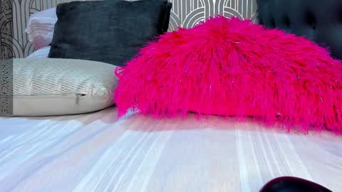 Snapshot of madison_milan chatting on 12-18-24, 09:14 online show from 12-18-24, 09:14