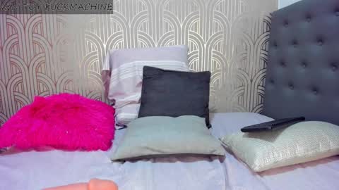 Snapshot of madison_milan chatting on 12-22-24, 12:49 online show from 12-22-24, 12:49