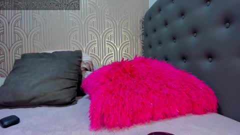 Snapshot of madison_milan chatting on 12-27-24, 04:15 online show from 12-27-24, 04:15