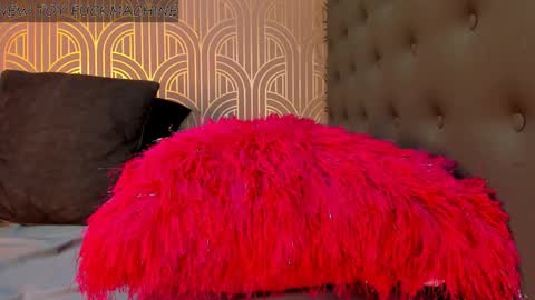 Snapshot of madison_milan chatting on 01-18-25, 02:47 online show from 01-18-25, 02:47