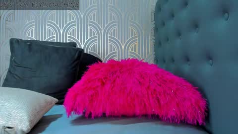 Snapshot of madison_milan chatting on 01-19-25, 01:53 online show from 01-19-25, 01:53