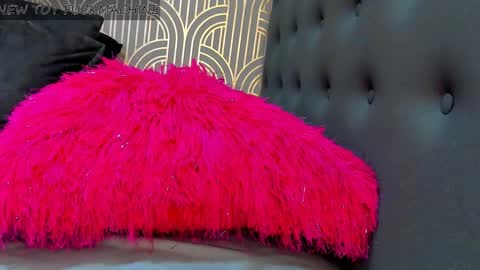 Snapshot of madison_milan chatting on 01-21-25, 04:43 online show from 01-21-25, 04:43