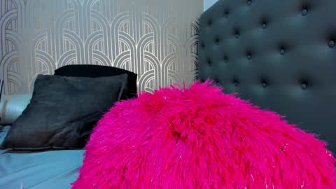 Snapshot of madison_milan chatting on 02-03-25, 03:20 online show from 02-03-25, 03:20