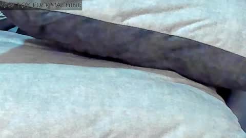 Snapshot of madison_milan chatting on 02-08-25, 07:48 online show from 02-08-25, 07:48