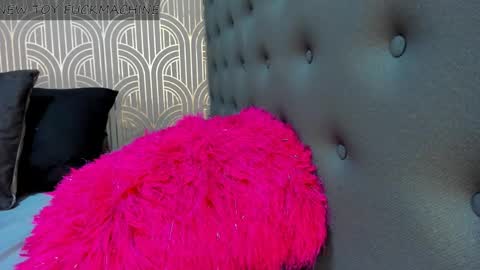 Snapshot of madison_milan chatting on 02-22-25, 01:33 online show from 02-22-25, 01:33