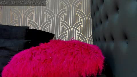 Snapshot of madison_milan chatting on 02-22-25, 12:08 online show from 02-22-25, 12:08
