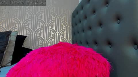 Snapshot of madison_milan chatting on 02-27-25, 03:47 online show from 02-27-25, 03:47