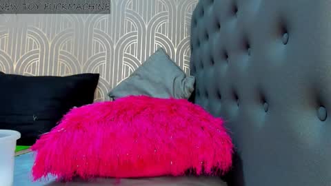 Snapshot of madison_milan chatting on 03-02-25, 10:16 online show from 03-02-25, 10:16